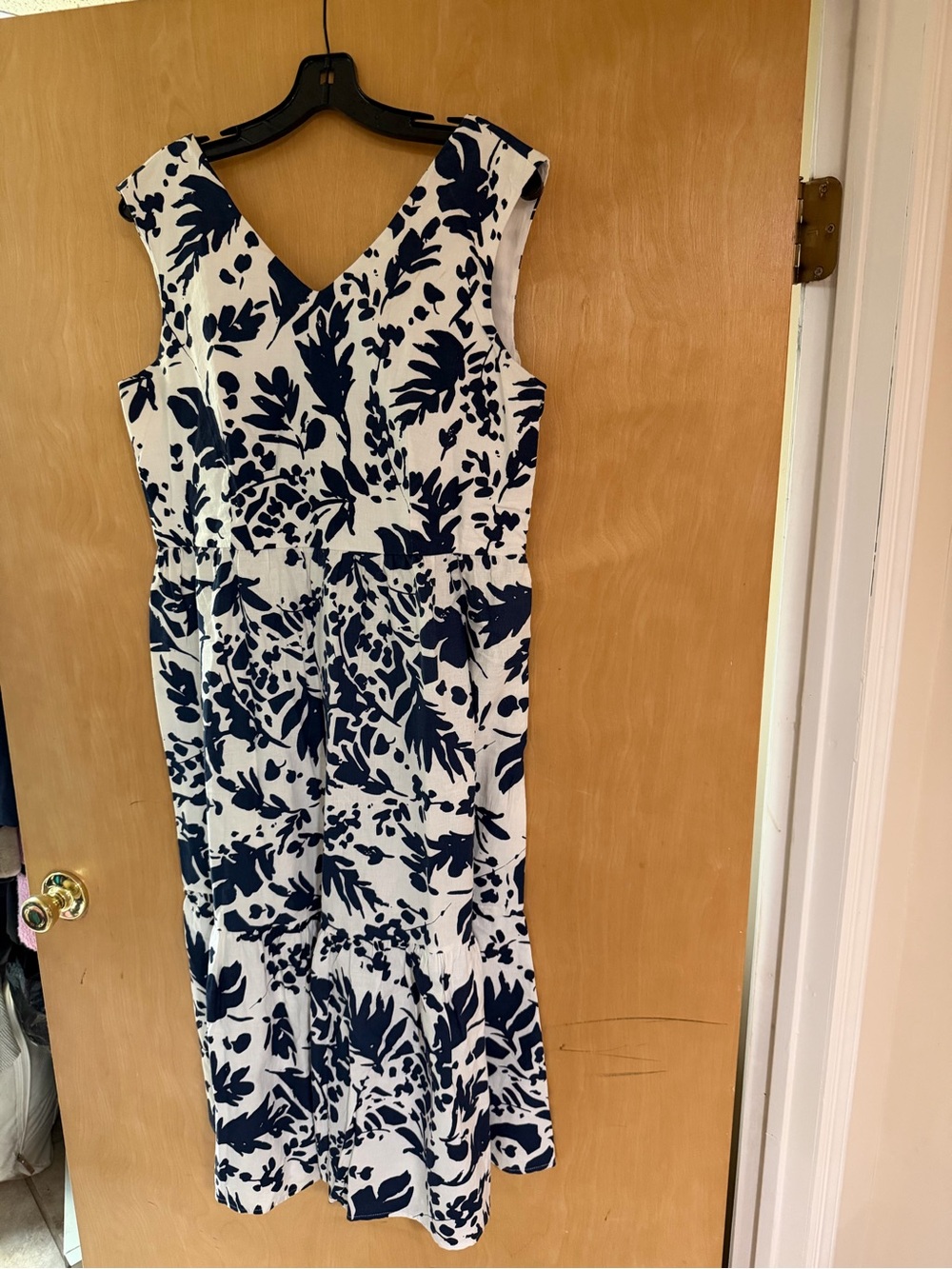Magaschoni Sleeveless Navy and White Floral V-Neck Dress - Classic Women's Dress
